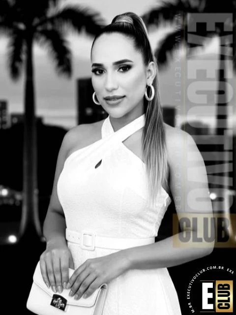 Nao aguentei vendo minha cunhada de camisolinha curta e de quatro - Tata